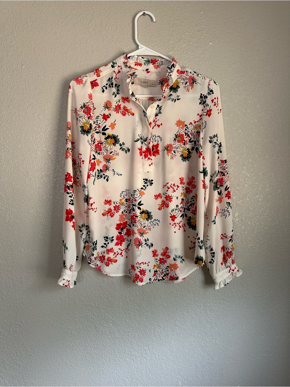 Lulu’s White Floral Long Sleeve Blouse Top